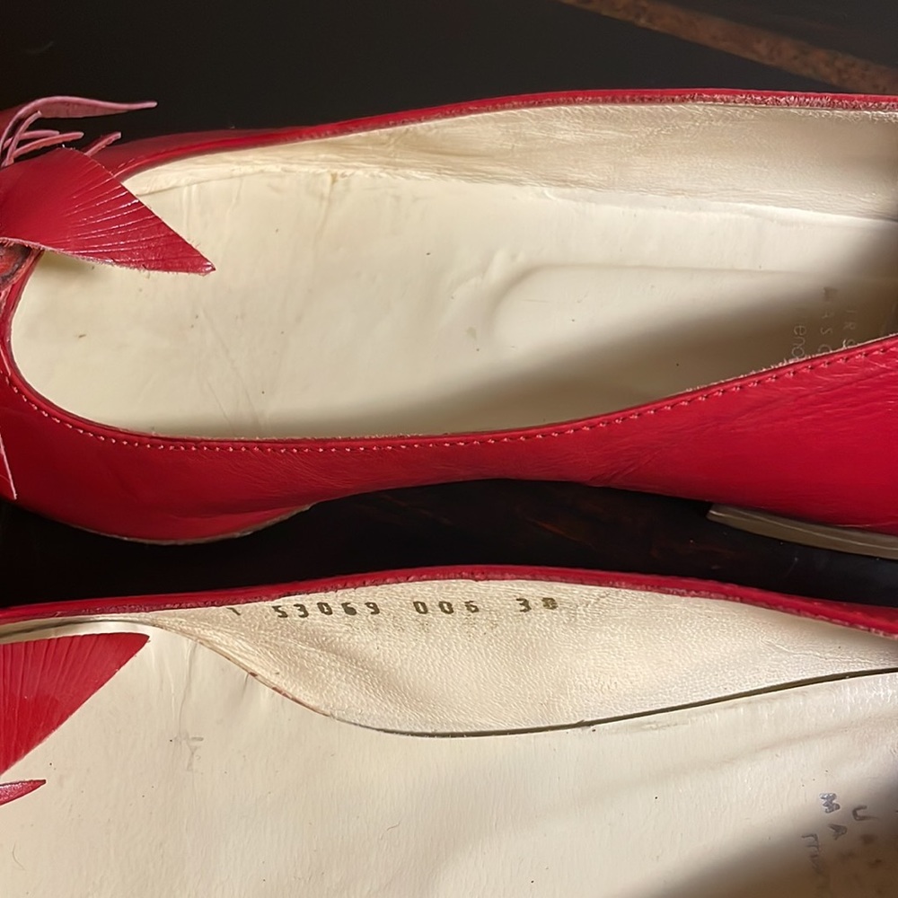 Ursula Mascaro Size 38 US 8 Red Flats Great Condition Flower on top of shoe - Picture 7 of 13